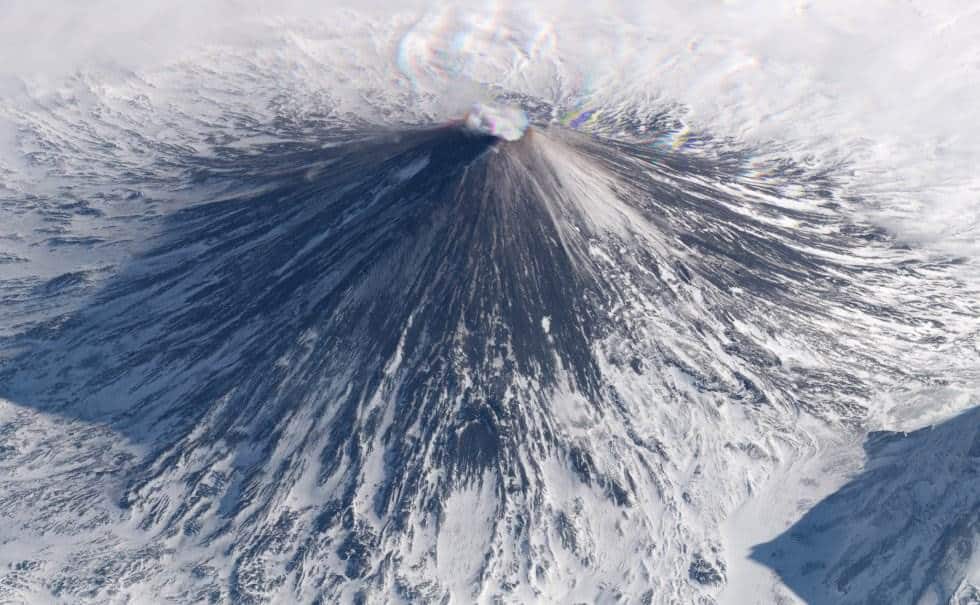 Volcán Klyuchevskaya (Rusia)La península de Kamchatka es el territorio ruso que entra en el Pacífico, justo al norte de Japón con las islas Kuriles de por medio. En esa península inóspita está el volcán Kliuchevskoi, de 4.830 metros de altitud. Foto tom