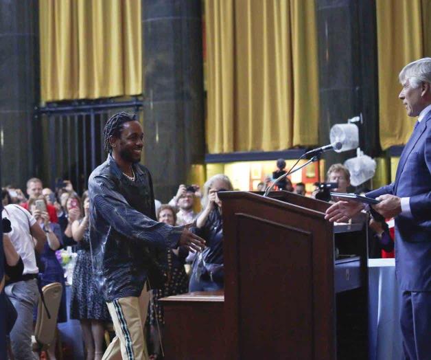 Recibe Premio Pulitzer Recibe Premio Pulitzer