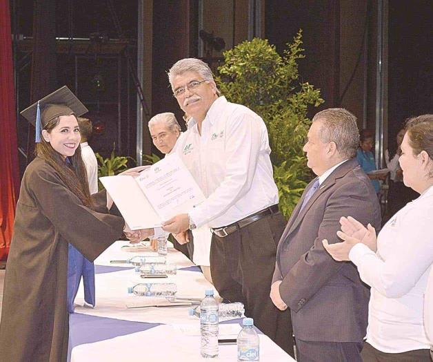 ALUMNOS DE LA UT CULMINAN SUS ESTUDIOS “GENERACIÓN 2015 – 2018” “GENERACIÓN 2016 – 2018”