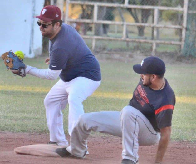 Levantan telón en el Club Social Levantan telón en el Club Social