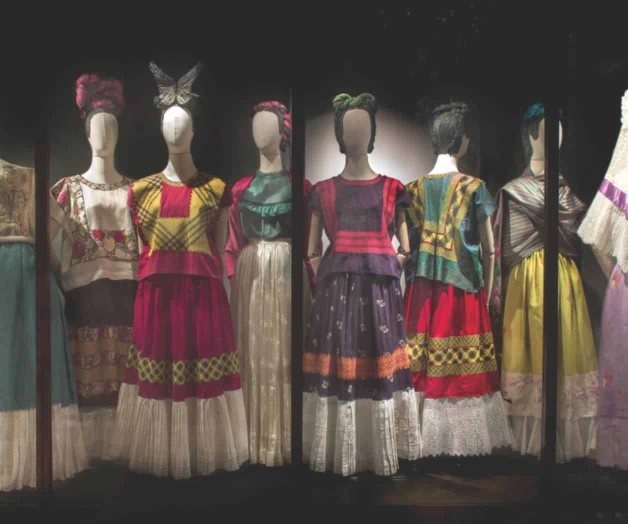 Los vestidos que forjaron el mito de Frida Kahlo