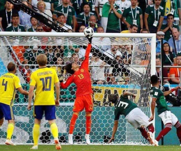 Es Ochoa el portero líder en atajadas de Rusia 2018