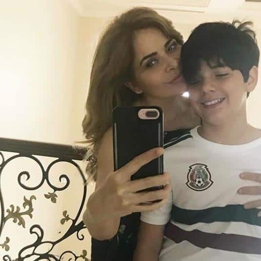 Gloria Trevi y su hijo menor