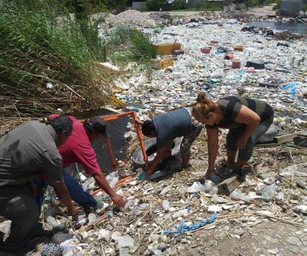 ‘Ahoga’ basura la calichera