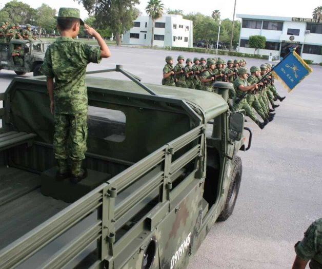 Condecoran a menor ‘Soldado por un Día’