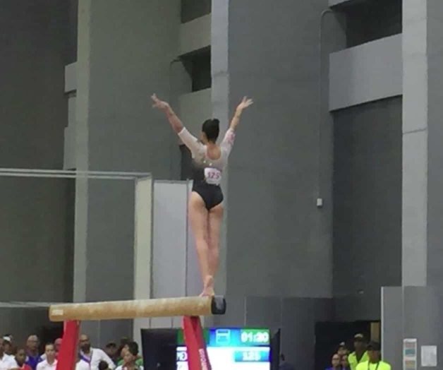 Gimnasta mexicana Jimena Moreno gana plata en viga de equilibrio Gimnasta mexicana Jimena Moreno gana plata en viga de equilibrio