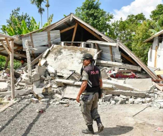 Al menos 14 muertos y daños tras terremoto en Indonesia