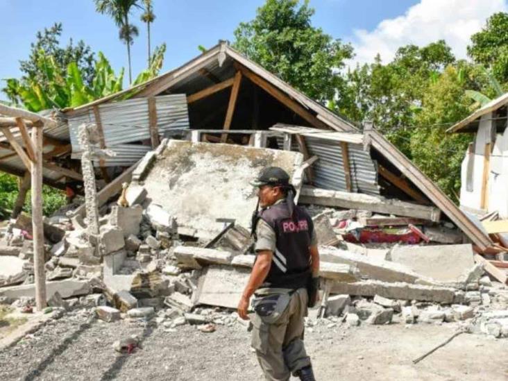 Al menos 14 muertos y daños tras terremoto en Indonesia Al menos 14 muertos y daños tras terremoto en Indonesia