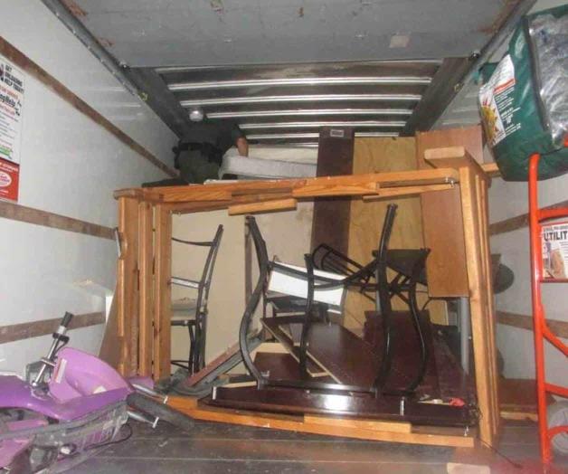 Hallan a migrantes en camión y tráiler. Unidad K9 alerta a oficiales Hallan a migrantes en camión y tráiler. Unidad K9 alerta a oficiales