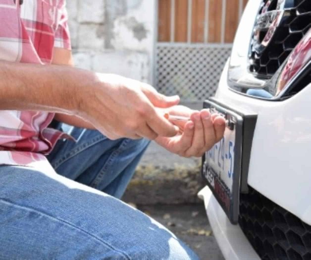 Hurtan placas de su Nissan Hurtan placas de su Nissan