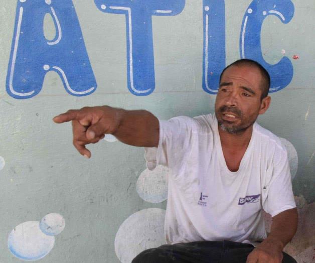 Muere en el patio de una llantera Muere en el patio de una llantera