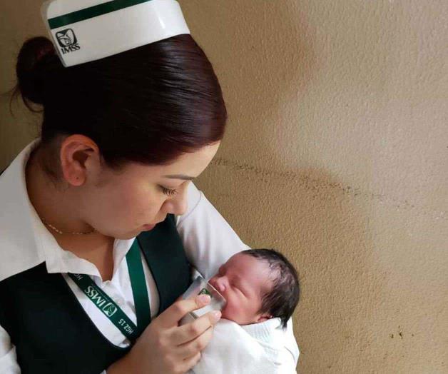 Buscan reemplazar biberón por ‘vasos’ Buscan reemplazar biberón por ‘vasos’