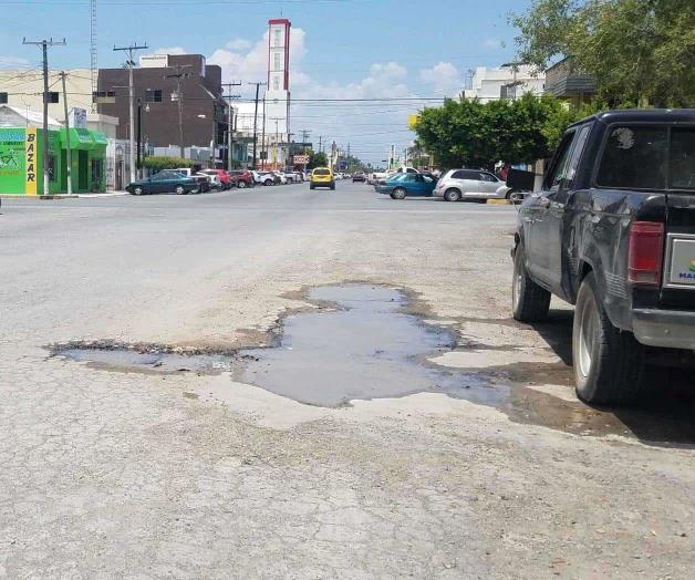 Brotan varias fuentes en la avenida Hidalgo Brotan varias fuentes en la avenida Hidalgo