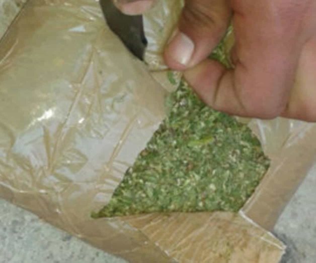Arrestan a un hombre con dos kilogramos de marihuana en CDMX Arrestan a un hombre con dos kilogramos de marihuana en CDMX