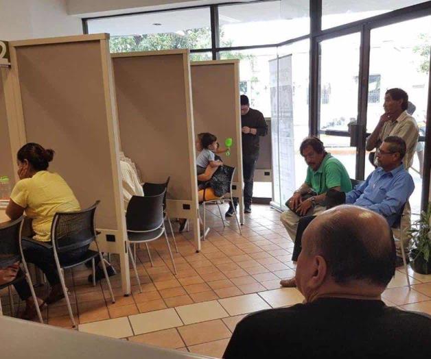 Auxilian a contribuyentes en devolución de impuestos Auxilian a contribuyentes en devolución de impuestos