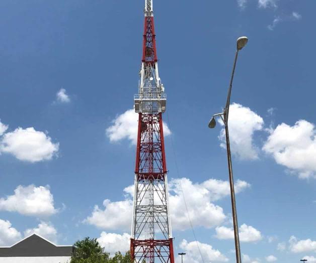 Se arroja de antena para quitarse la vida Se arroja de antena para quitarse la vida