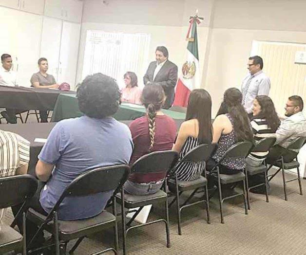 Dan apoyos a ‘dreamers’ para renovar el DACA