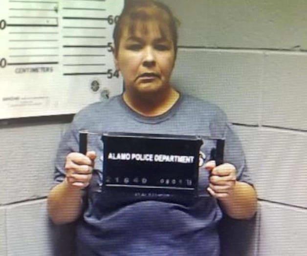 Arrestan a otra mujer por filtrar información. La acusan de manipular evidencia Arrestan a otra mujer por filtrar información. La acusan de manipular evidencia