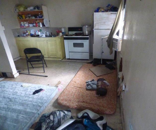 Continúan arrestando a inmigrantes en cateos a casas de seguridad Continúan arrestando a inmigrantes en cateos a casas de seguridad