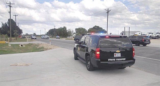 Chocan vehículos y matan a peatón Chocan vehículos y matan a peatón