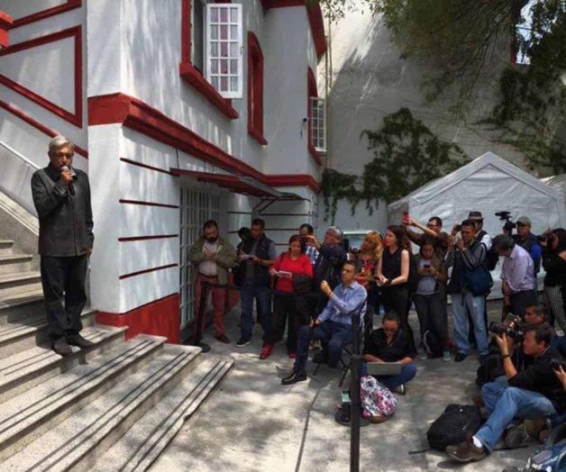 Enmarcan la transición austeridad y optimismo Enmarcan la transición austeridad y optimismo