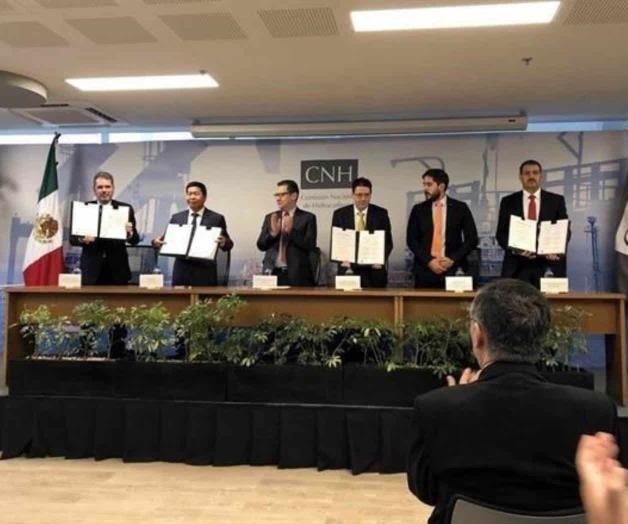 Pemex firma contrato para exploración y extracción de hidrocarburos Pemex firma contrato para exploración y extracción de hidrocarburos