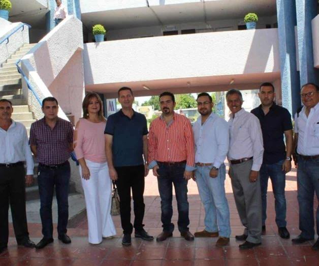 Acude equipo de transición a la Presidencia Municipal Acude equipo de transición a la Presidencia Municipal