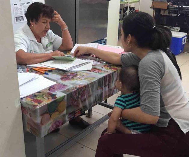 Orientan a madres sobre las vacunas Orientan a madres sobre las vacunas