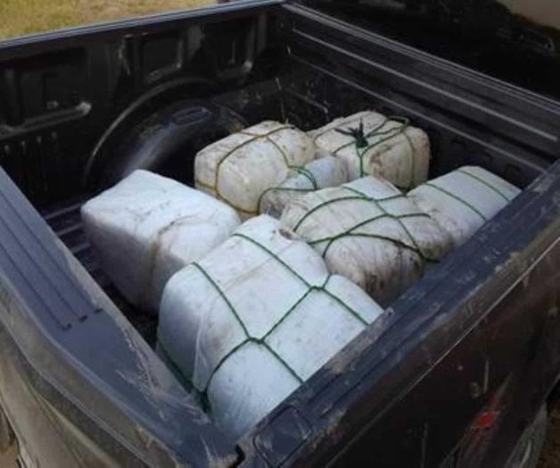 Lo salvan de morir ahogado al abandonar droga y tratar de huir nadando Lo salvan de morir ahogado al abandonar droga y tratar de huir nadando