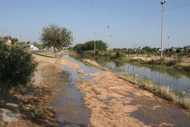 Se desborda canal Se desborda canal