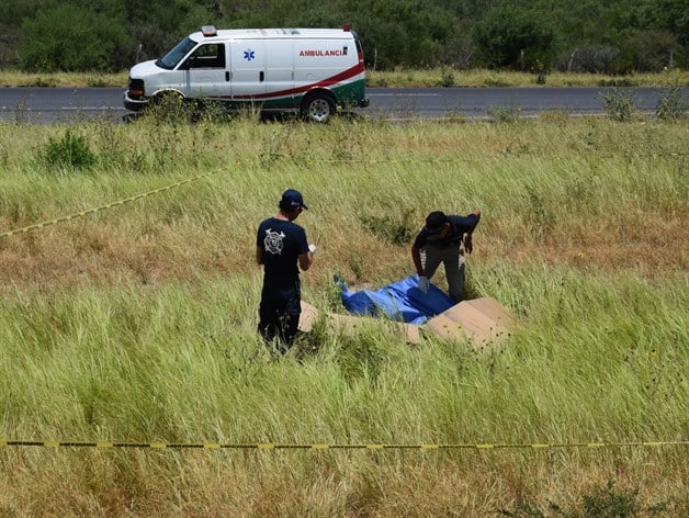 Muere mujer en carreterazo Muere mujer en carreterazo