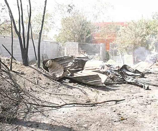 Investigarán fábrica de tarimas incendiada Investigarán fábrica de tarimas incendiada