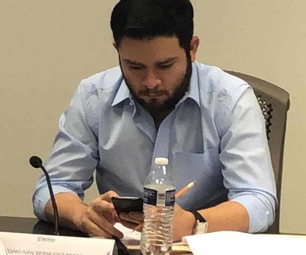 Regidores están más interesados en el celular… Regidores están más interesados en el celular…