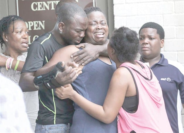 Asesina a puñaladas a sus 2 hijos y se dispara Asesina a puñaladas a sus 2 hijos y se dispara