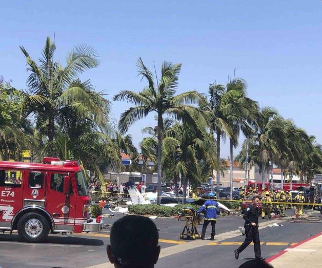 Mueren 5 personas al caer una aeronave en California