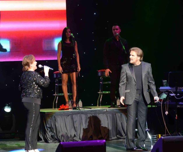 Deleitan con éxitos de antaño Deleitan con éxitos de antaño