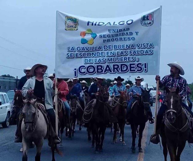 Dividen Columna Pedro J. Méndez. Protesta una facción contra extorsiones Dividen Columna Pedro J. Méndez. Protesta una facción contra extorsiones