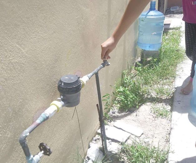 Exigen mucho, pero sólo paga el 27%. Incumplen con pago de agua Exigen mucho, pero sólo paga el 27%. Incumplen con pago de agua