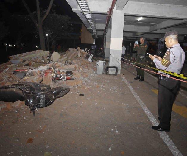 Vuelve a temblar en Indonesia; 82 muertos Vuelve a temblar en Indonesia; 82 muertos