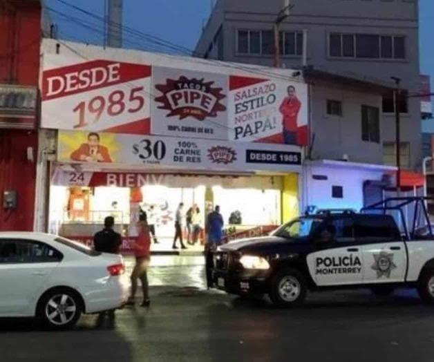 Hombre intenta asaltar taquería a mordidas Hombre intenta asaltar taquería a mordidas