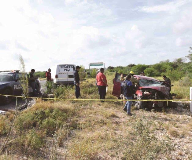 Pierden la vida en ‘carreterazo’ Pierden la vida en ‘carreterazo’
