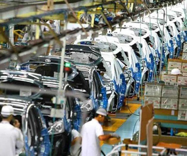 Retrocede 3.7% producción automotriz Retrocede 3.7% producción automotriz