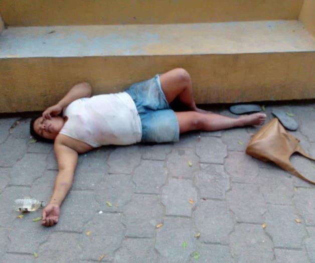 Cae ebria en plaza; abandona a su niña. Infractora termina en el Hospital General Cae ebria en plaza; abandona a su niña. Infractora termina en el Hospital General