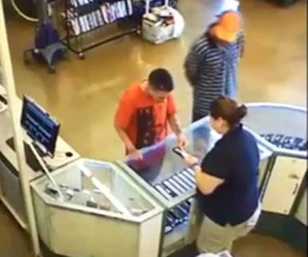 Buscan a asaltantes de casa de empeño Buscan a asaltantes de casa de empeño