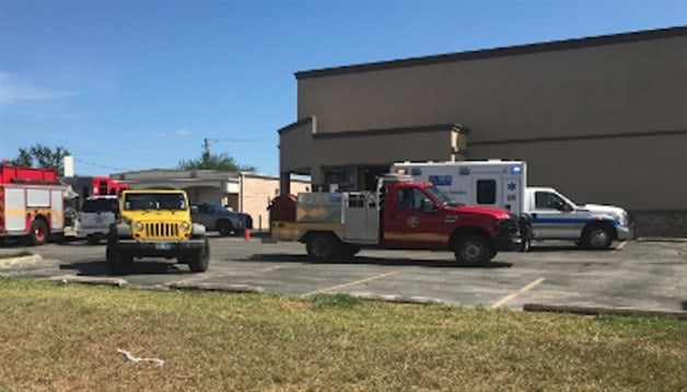 Irrumpe en comercio ¡con todo y vehículo! Irrumpe en comercio ¡con todo y vehículo!