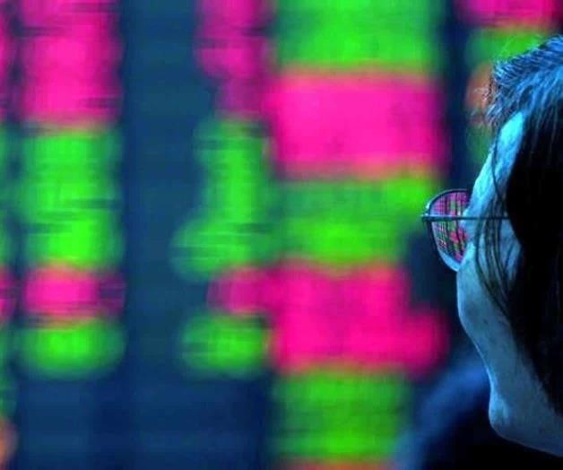 Bolsas chinas caen por guerra comercial con EU Bolsas chinas caen por guerra comercial con EU