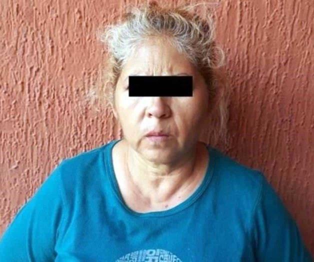 Madre intenta evitar detención de su hijo y termina tras las rejas Madre intenta evitar detención de su hijo y termina tras las rejas