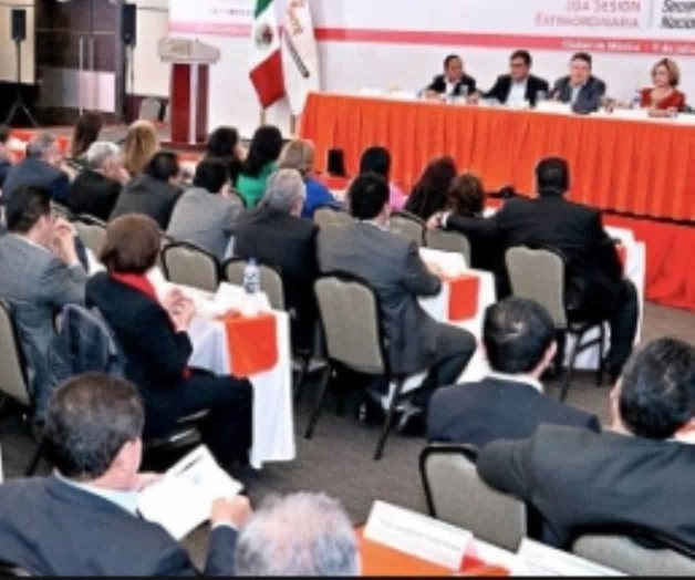 Defraudan a 95 maestros Defraudan a 95 maestros