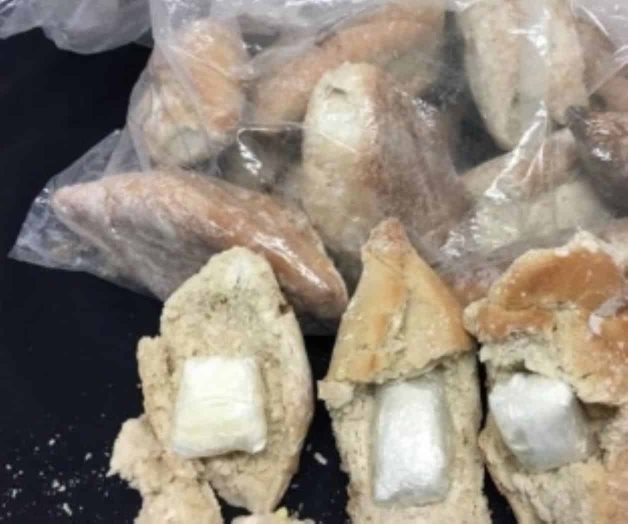Hallan cocaína oculta dentro de bolillos en aeropuerto