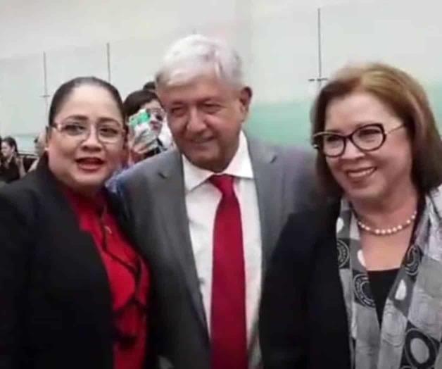 Coincide diputada Copitzi con AMLO en aeropuerto Coincide diputada Copitzi con AMLO en aeropuerto
